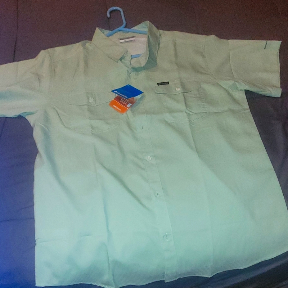 Columbia Men’s Short Sleeve Shirt, NWT, Large